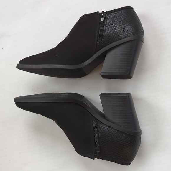 Just Fab Faux Snakeskin Faux Suede Side Cut Out Ankle Booties 7 Black - Picture 8 of 16